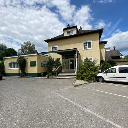 松鸡联排别墅酒店 酒店 Vöcklabruck