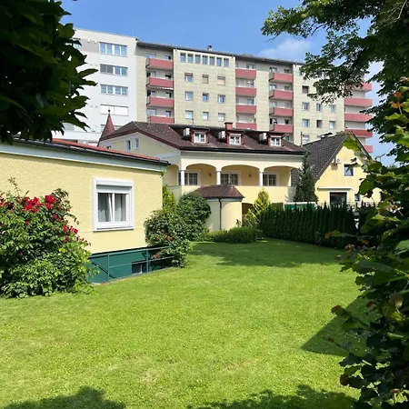 Otel Am Stadtpark
